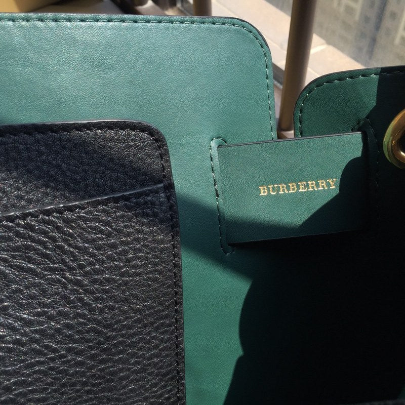 Burberry Bags - Bagsattire   437