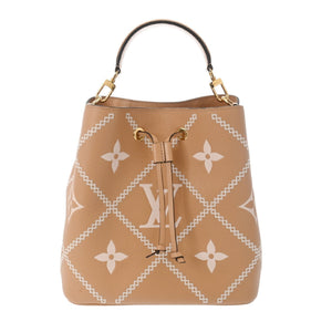 Louis Vuitton Néonoé  Leather Clutch Bag