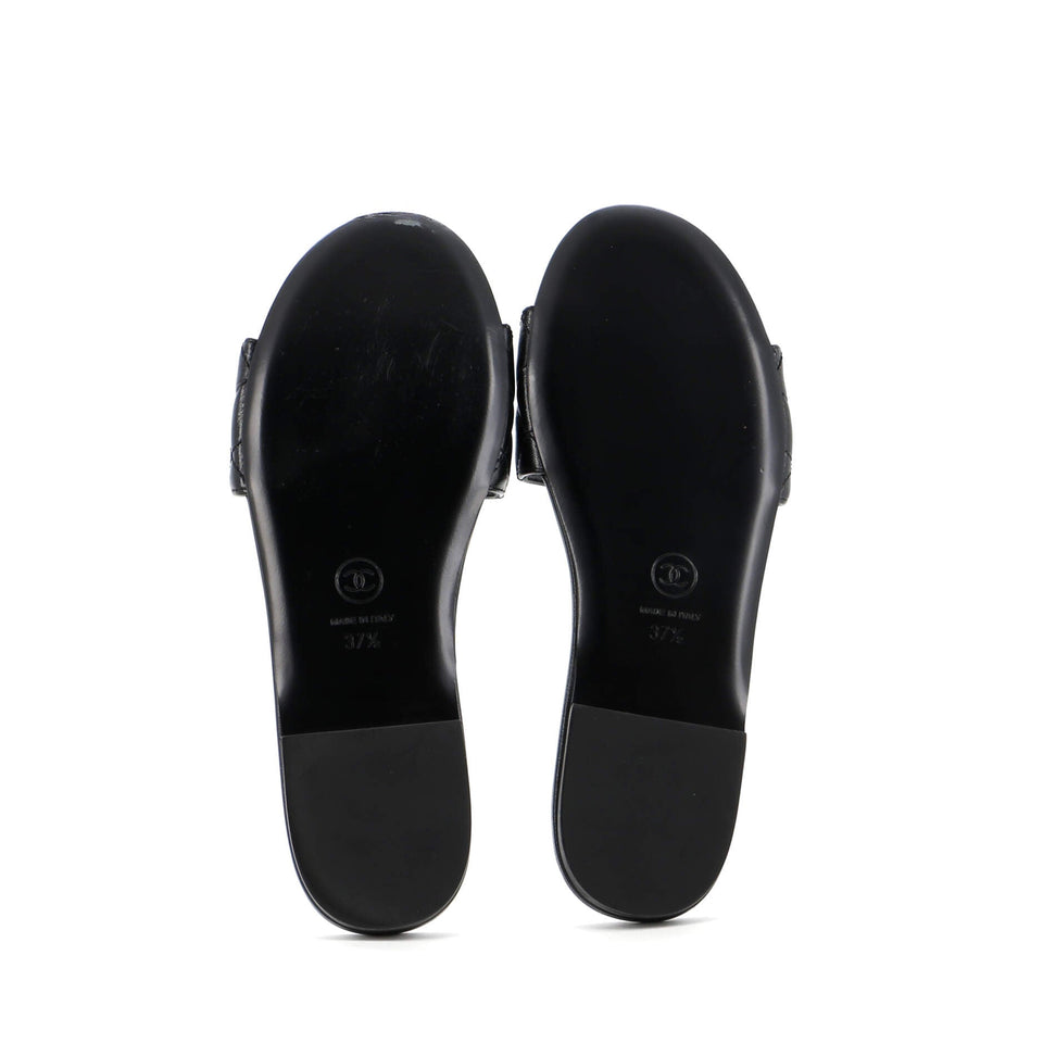 Women's CC Slide Sandals Quilted Lambskin