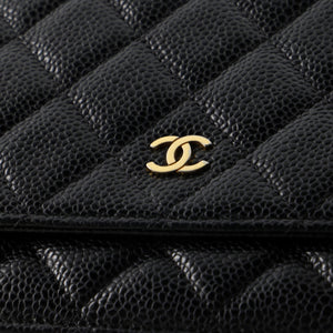 Wallet on Chain Quilted Caviar