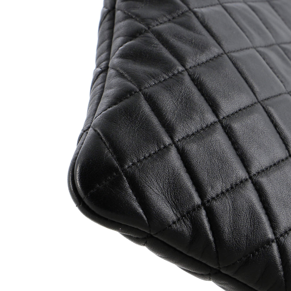 O Case Clutch Quilted Lambskin Medium