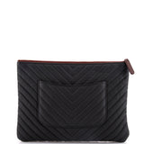 O Case Clutch Chevron Caviar Medium