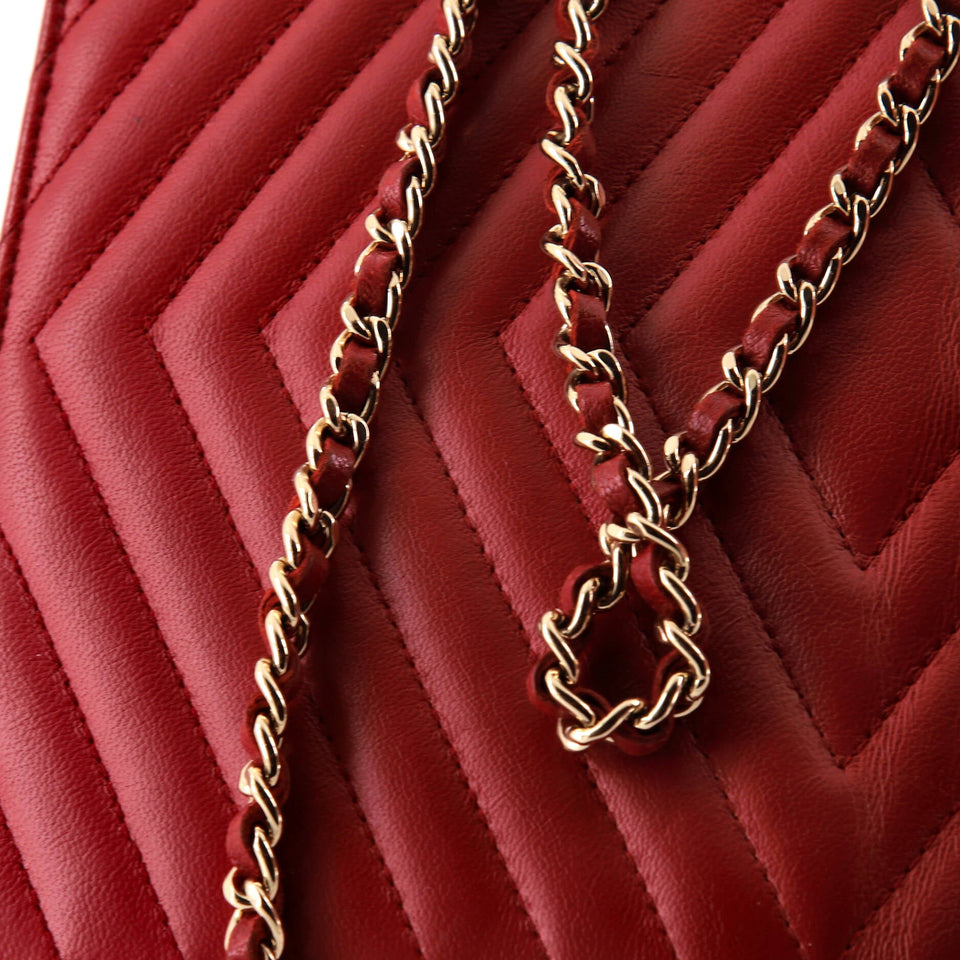 Square Wallet on Chain Chevron Calfskin
