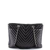 Classic CC Shopping Tote Chevron Caviar Large