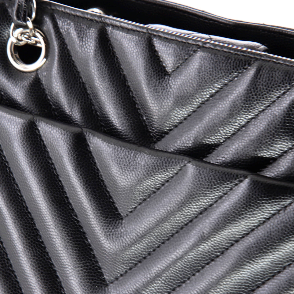 Classic CC Shopping Tote Chevron Caviar Large