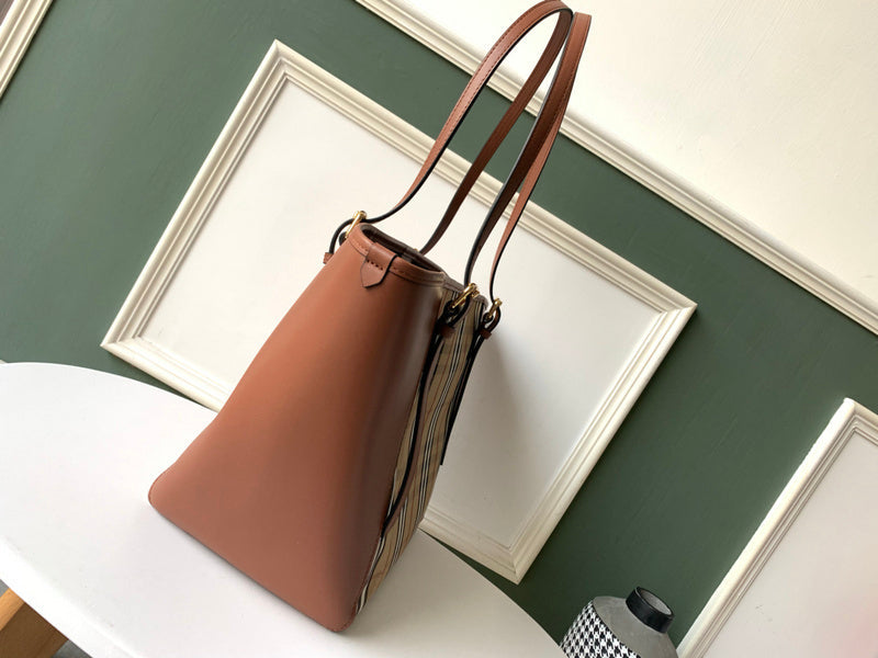 Burberry Bags - Bagsattire   682