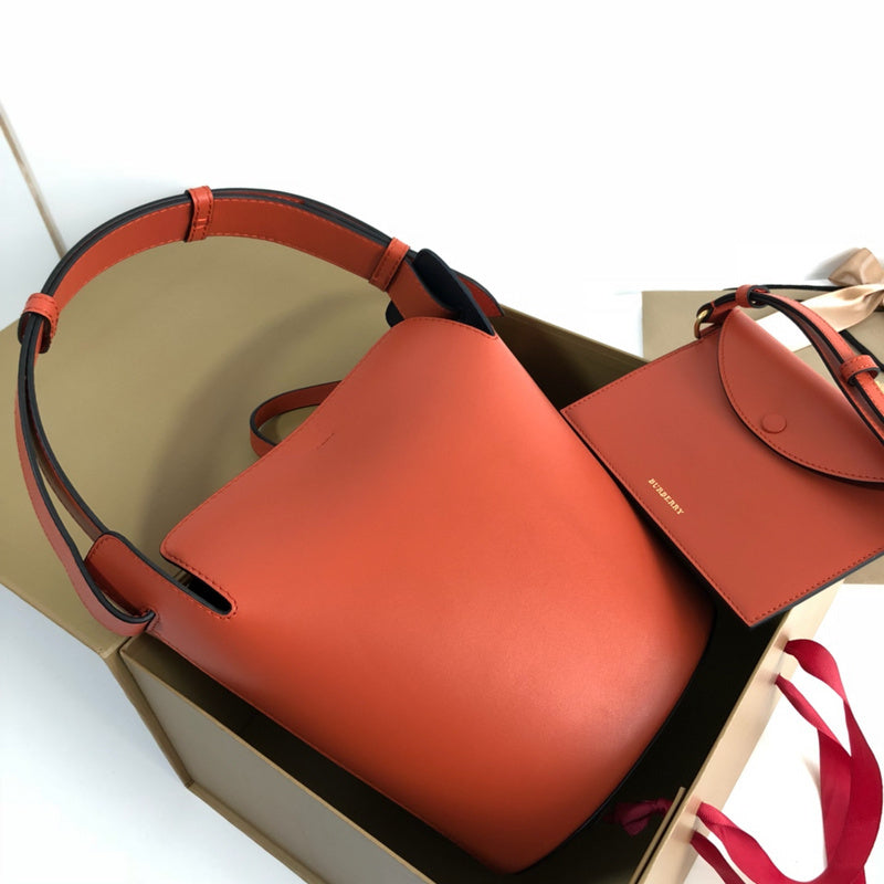 Burberry Bags - Bagsattire   330