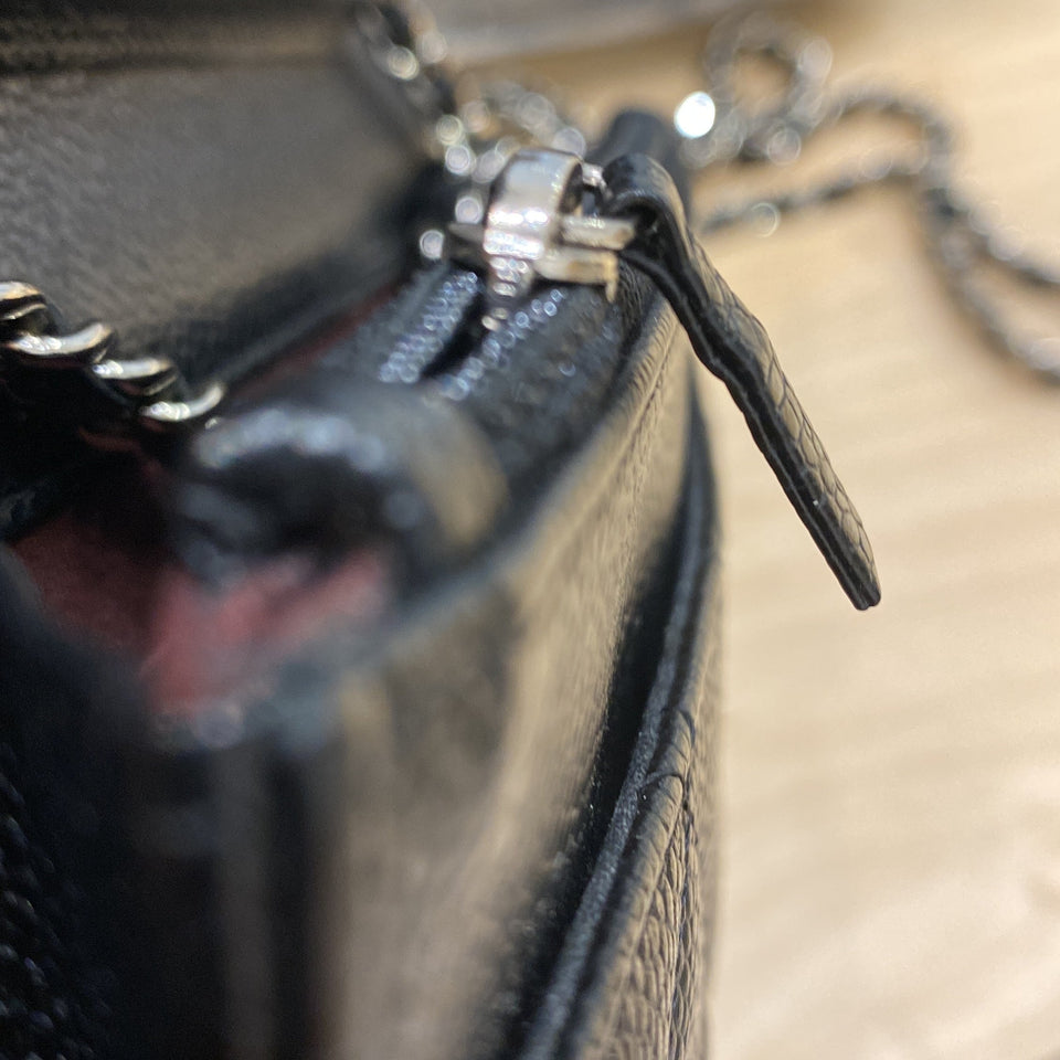 Wallet on Chain Quilted Caviar