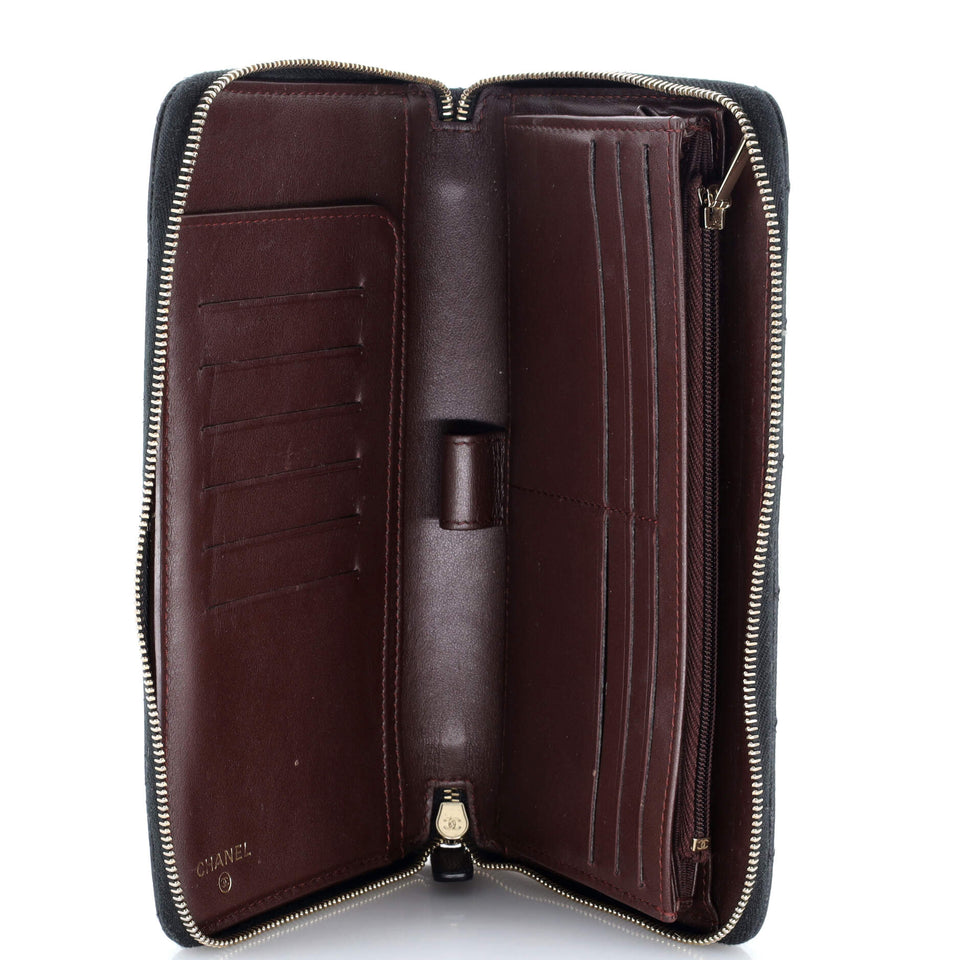 Zip Around Organizer Wallet Quilted Caviar Large