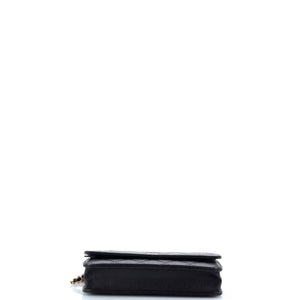 Wallet on Chain Quilted Caviar