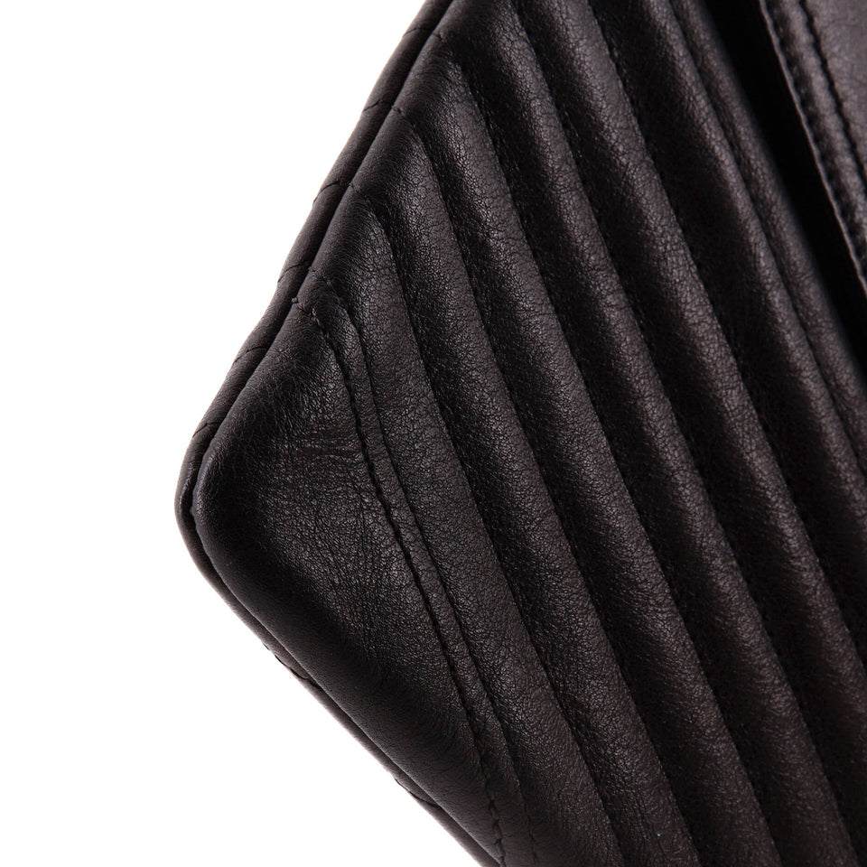 Statement Pouch Chevron Caviar Large