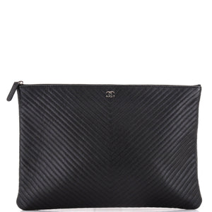 O Case Clutch Chevron Caviar Large