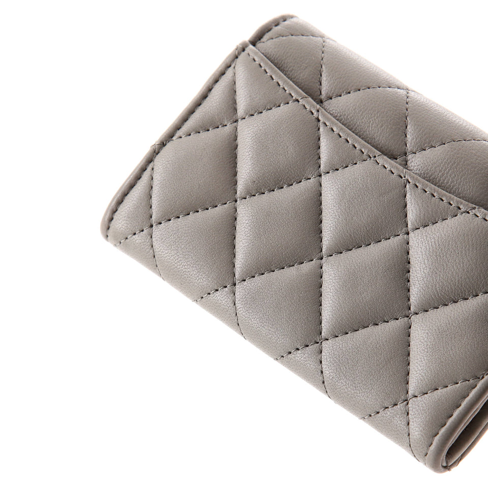 Classic Flap Card Case Quilted Lambskin
