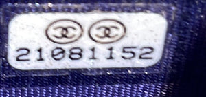 Wallet on Chain Quilted Caviar
