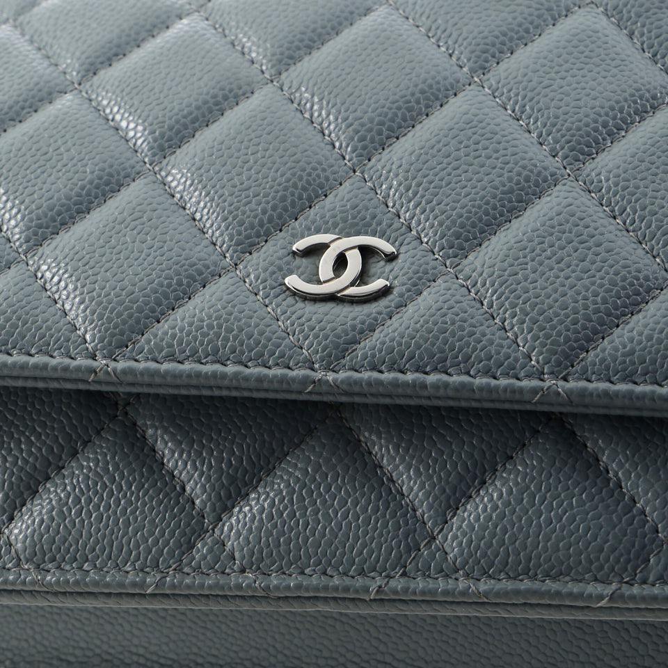 Wallet on Chain Quilted Caviar