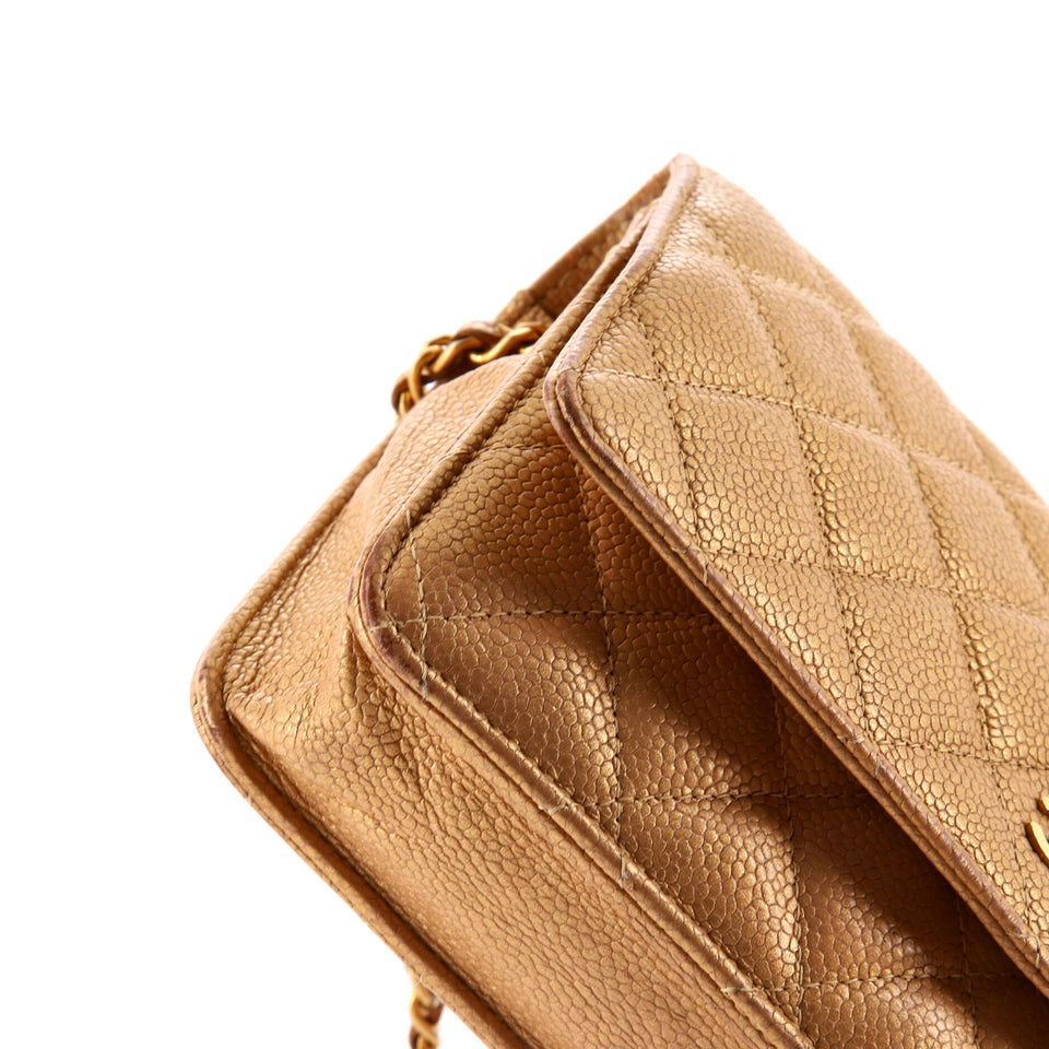 Wallet on Chain Quilted Caviar