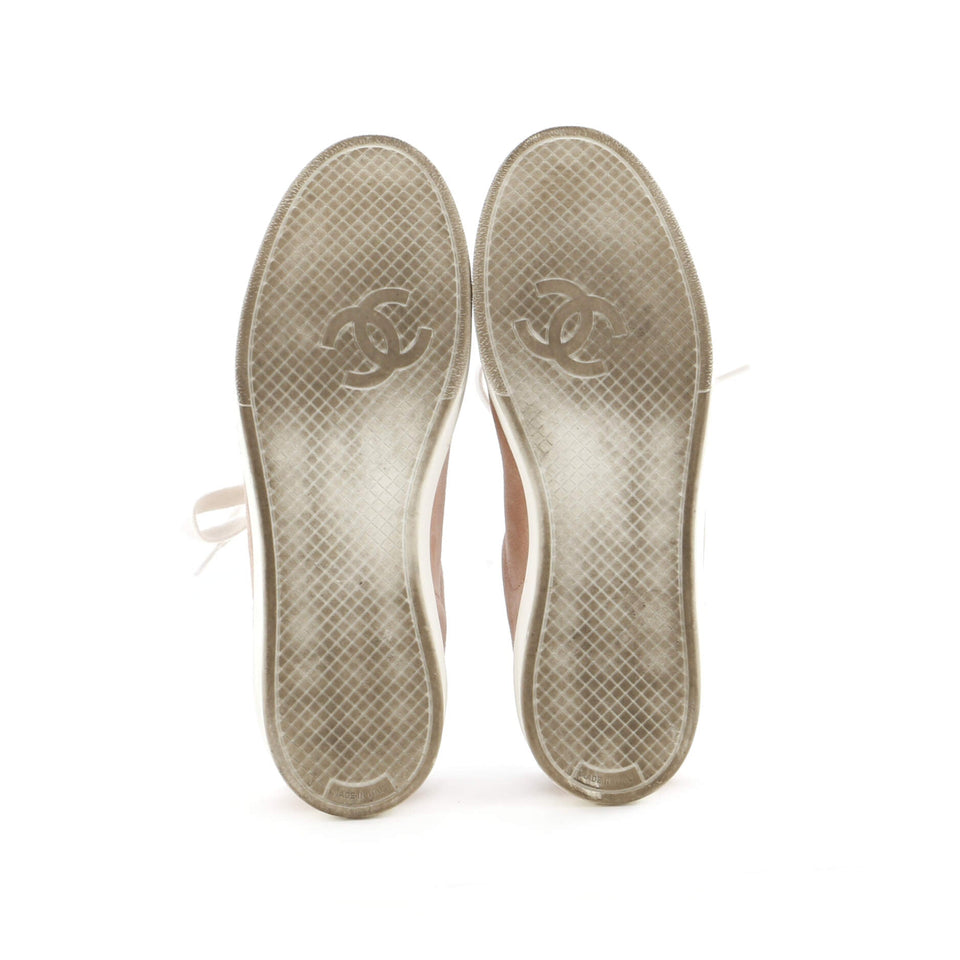 Women's CC Low-Top Flat Runner Sneakers Suede