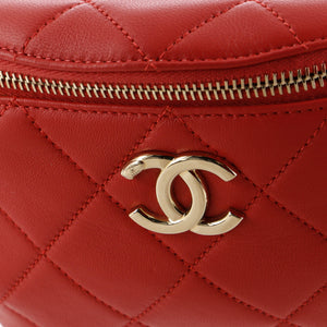 Resin Elegant Chain Belt Bag Quilted Lambskin