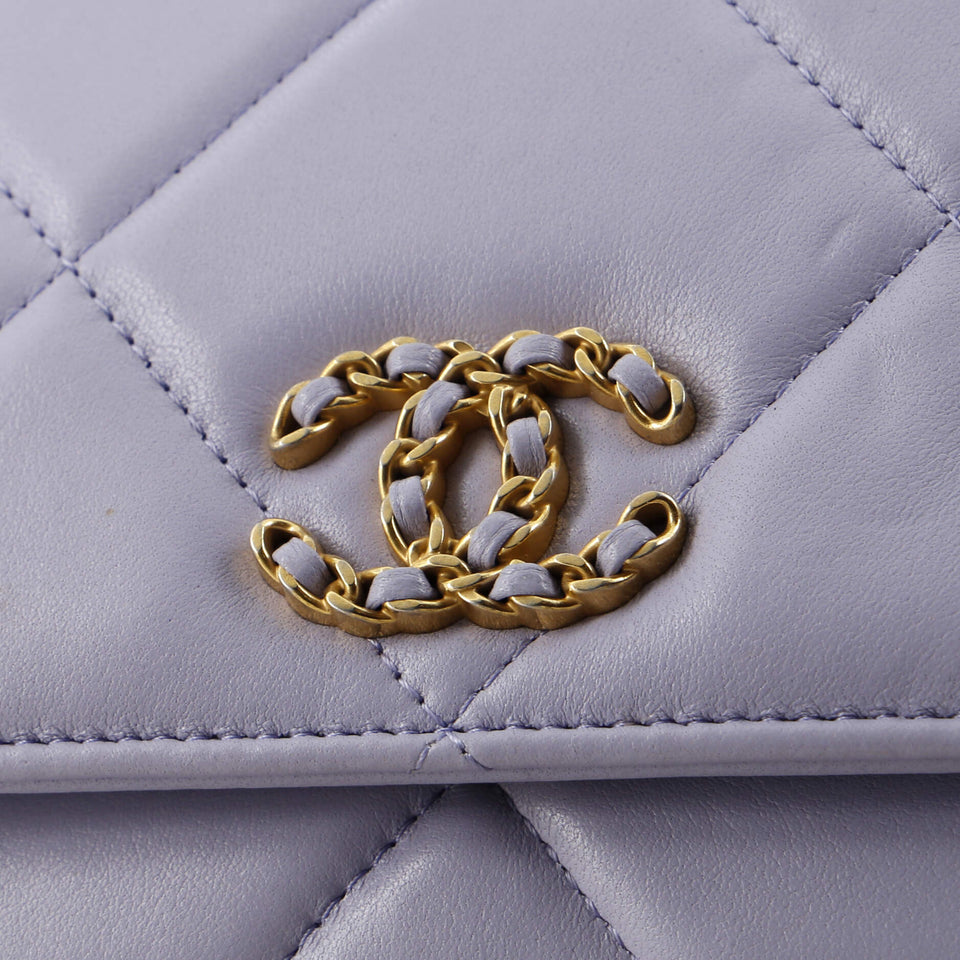 19 Wallet on Chain Quilted Lambskin
