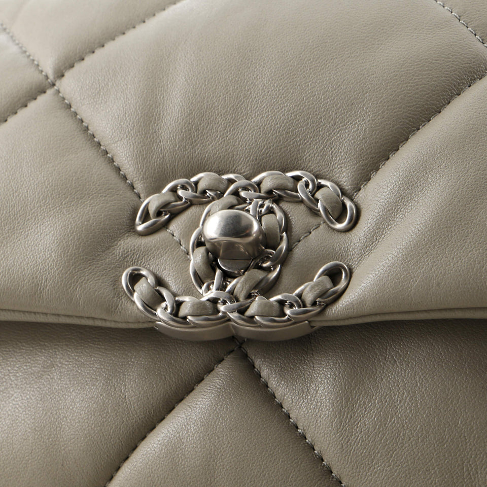 19 Flap Bag Quilted Leather Medium