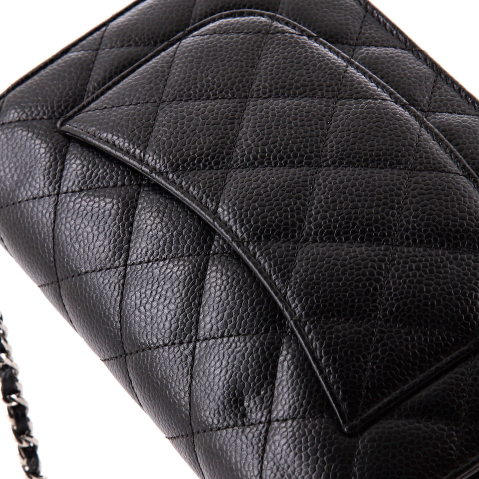 Wallet on Chain Quilted Caviar