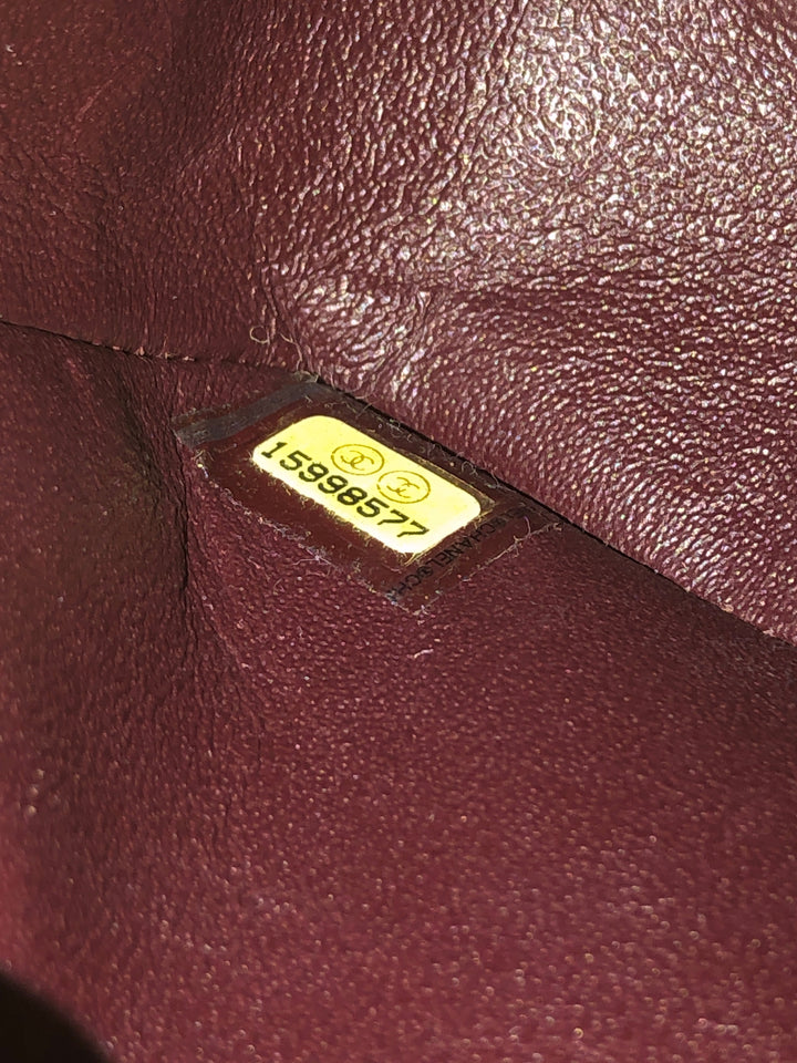 Wallet on Chain Quilted Caviar