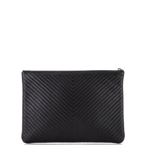 O Case Clutch Chevron Caviar Medium
