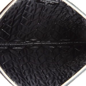 O Case Clutch Chevron Caviar Medium