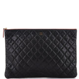 O Case Clutch Quilted Caviar Large