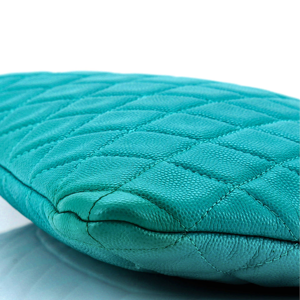 O Case Clutch Quilted Caviar Medium