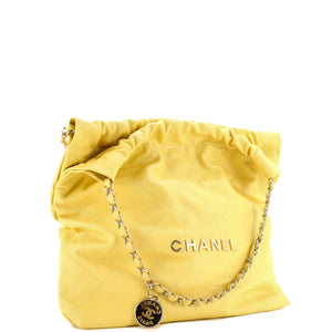 22 Chain Hobo Quilted Caviar Medium