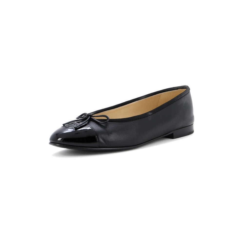 Women's CC Cap Toe Bow Ballerina Flats Leather and Patent