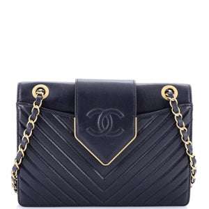 Collar and Tie Flap Bag Chevron Sheepskin Small