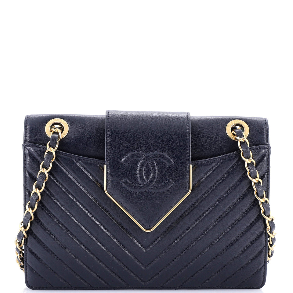 Collar and Tie Flap Bag Chevron Sheepskin Small