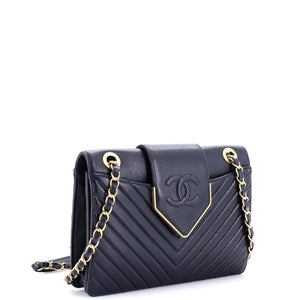 Collar and Tie Flap Bag Chevron Sheepskin Small