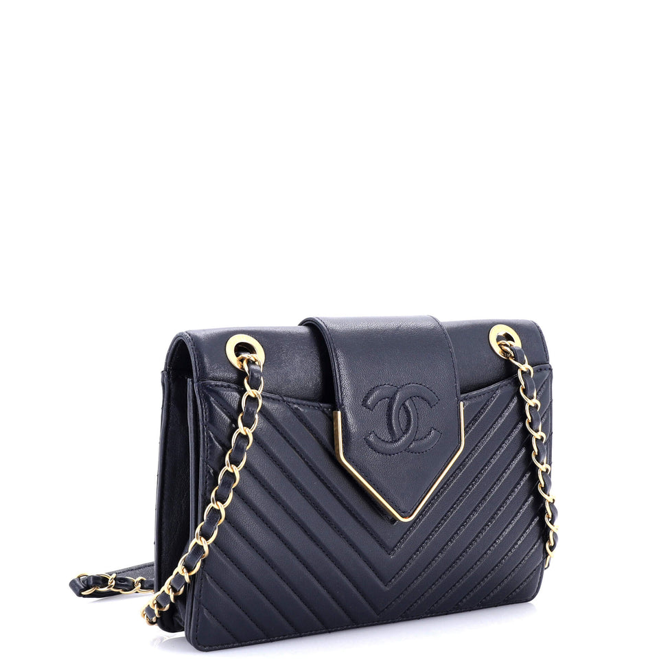 Collar and Tie Flap Bag Chevron Sheepskin Small