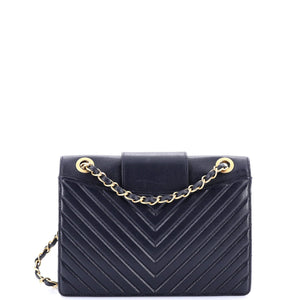Collar and Tie Flap Bag Chevron Sheepskin Small
