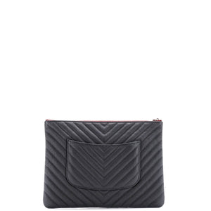 O Case Clutch Chevron Caviar Medium