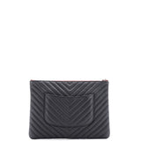 O Case Clutch Chevron Caviar Medium
