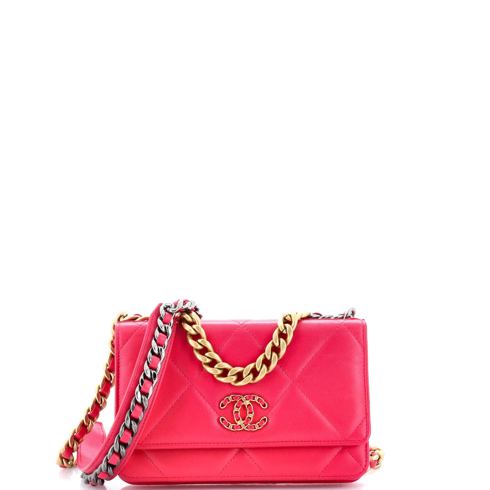 19 Wallet on Chain Quilted Lambskin