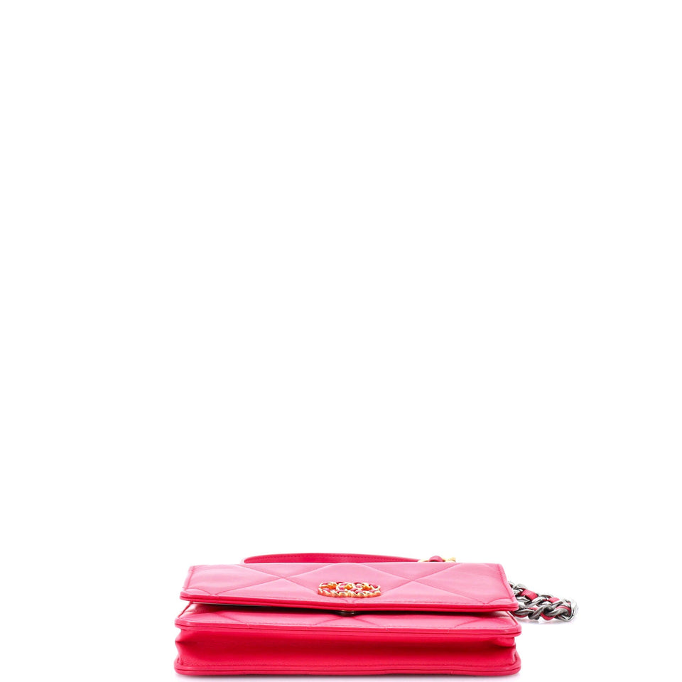 19 Wallet on Chain Quilted Lambskin