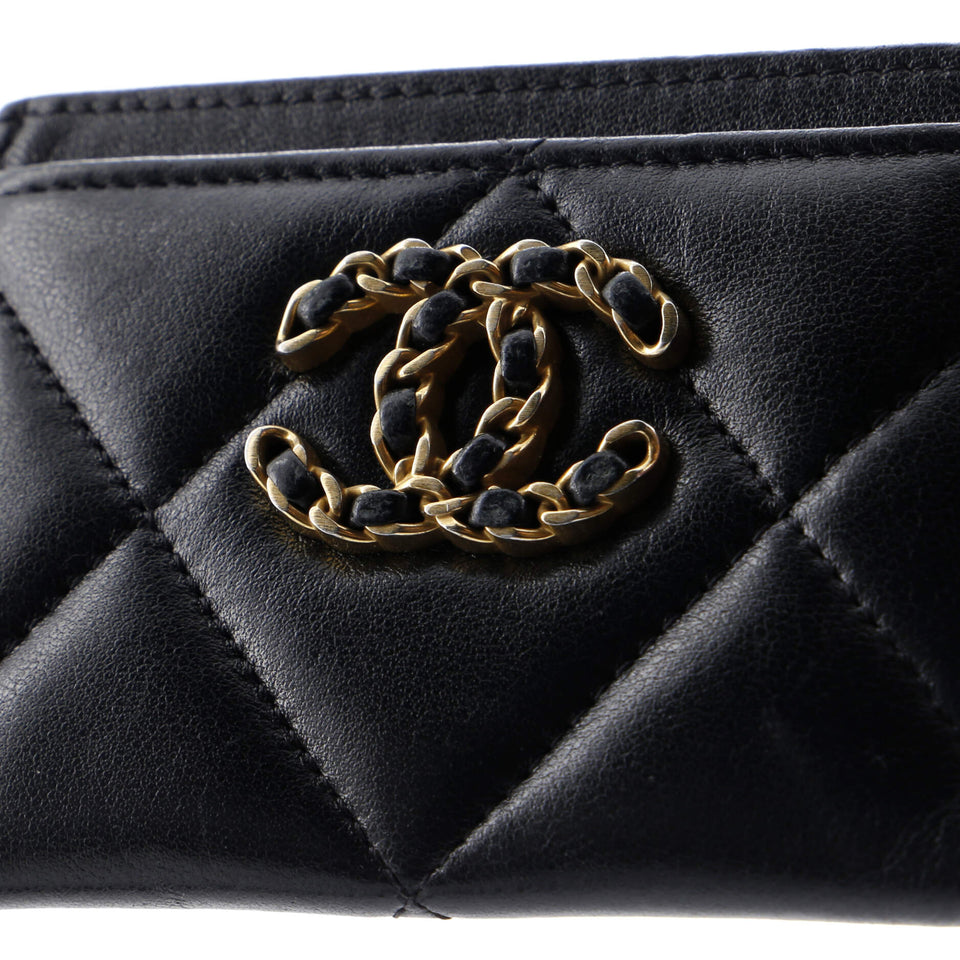 19 Card Holder Quilted Leather