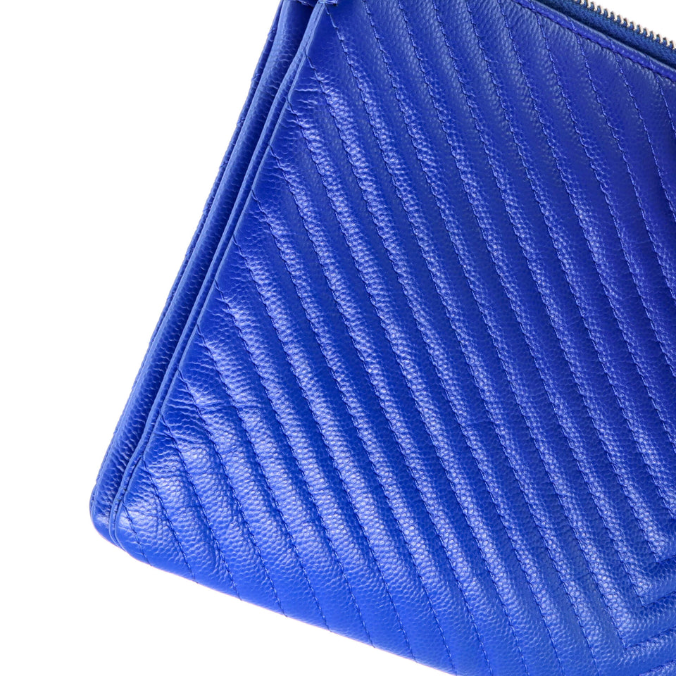 Classic Double Pocket Zip Pouch Chevron Caviar Medium