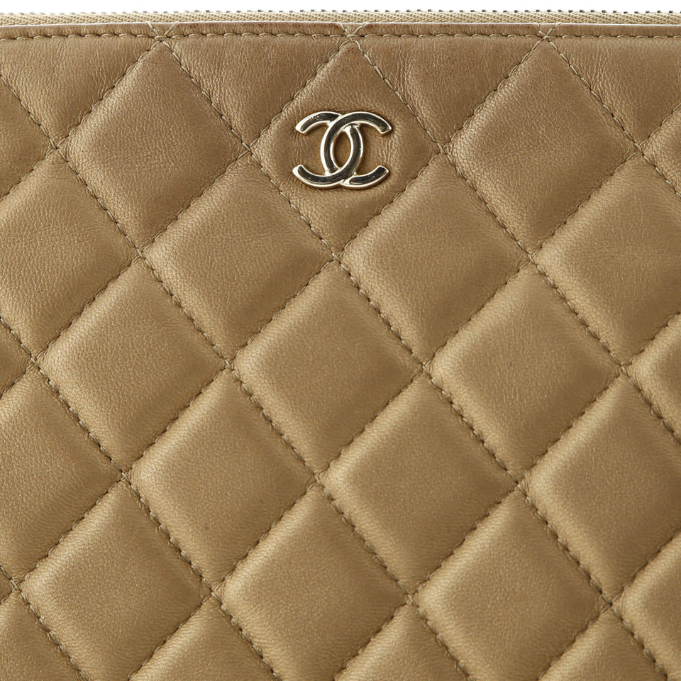 O Case Clutch Quilted Lambskin Medium