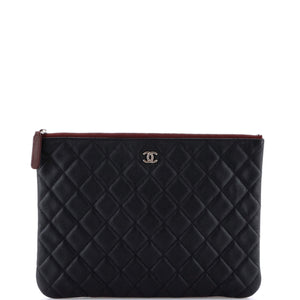 O Case Clutch Quilted Caviar Medium