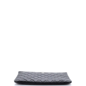 O Case Clutch Quilted Caviar Medium