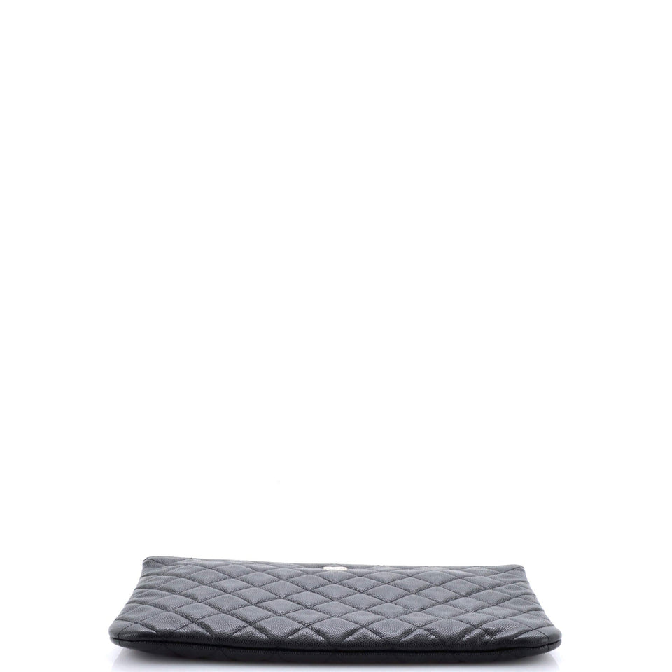 O Case Clutch Quilted Caviar Medium