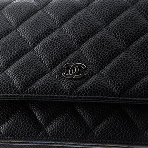 Wallet on Chain Quilted Caviar