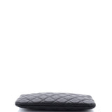 O Case Clutch Quilted Caviar Small