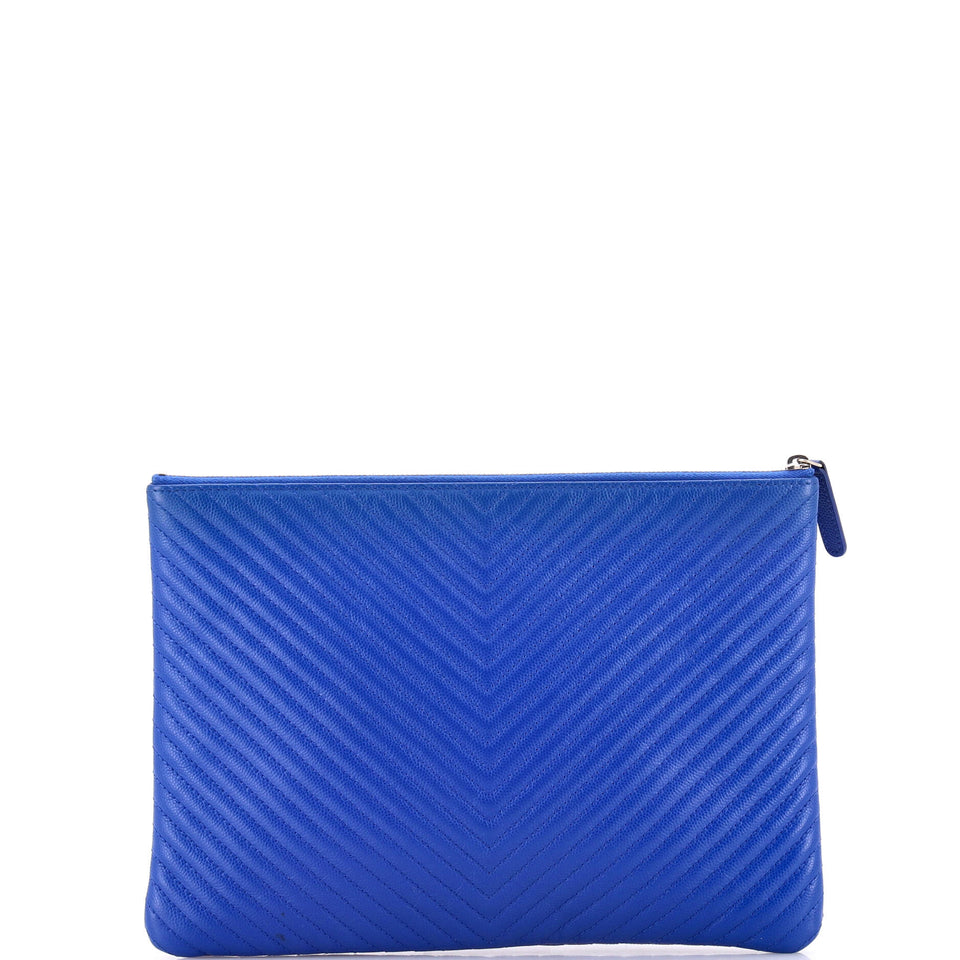 O Case Clutch Chevron Caviar Medium